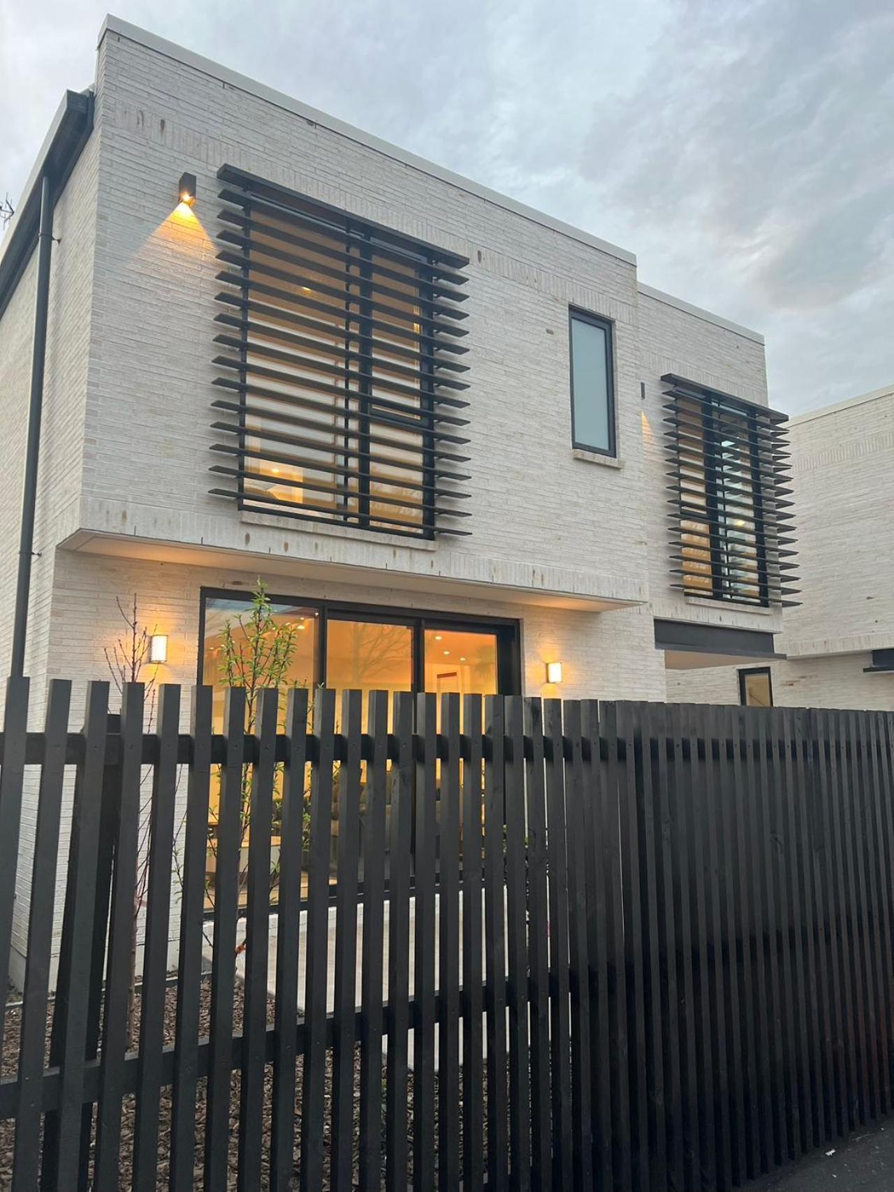 Cbd Contemporary Comfort Townhouse 2 Bed 2Bath Christchurch Exterior foto